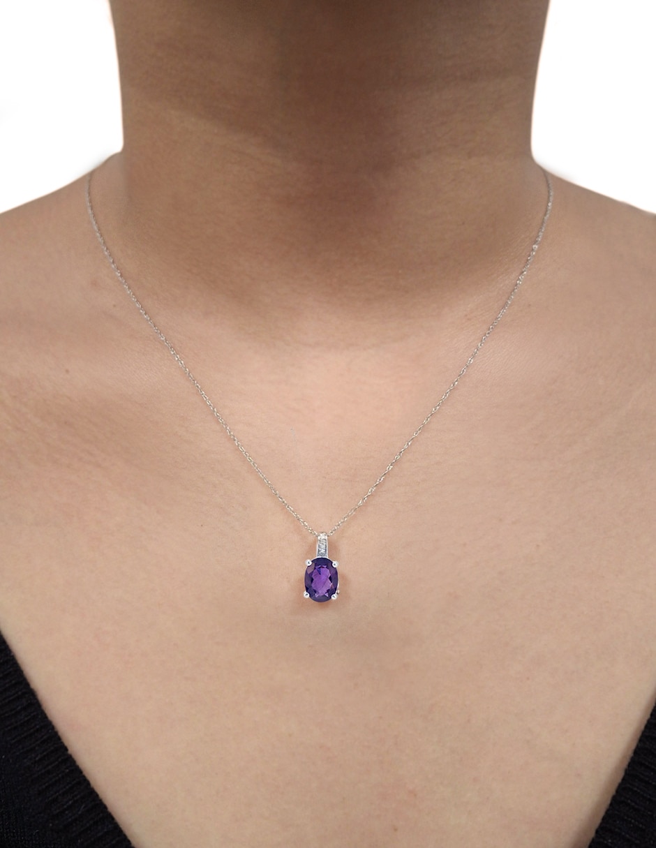 Collar con dije ovalado de oro blanco 14 K 3