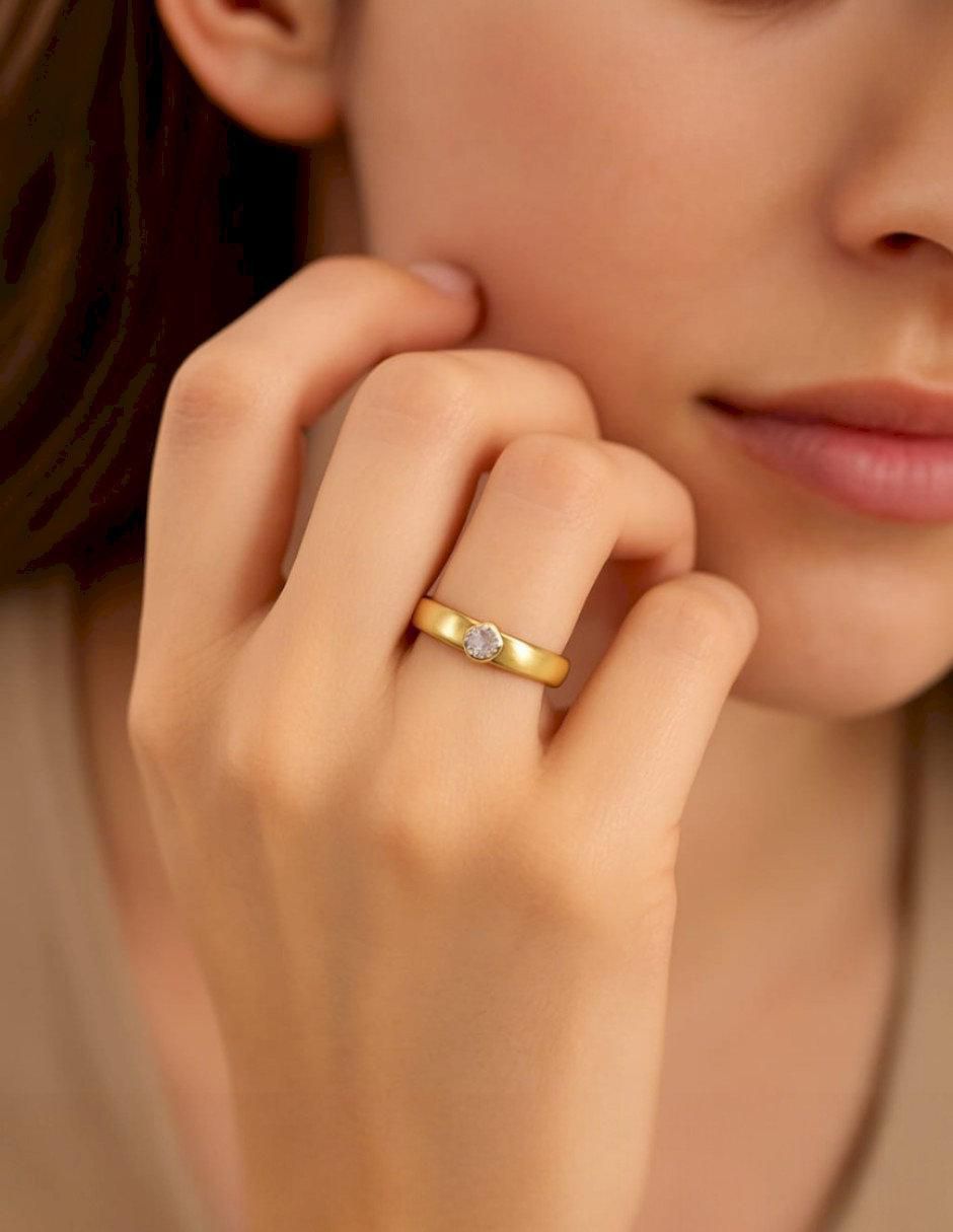 Anillo circular 14 k de oro amarillo zirconia pulido 2