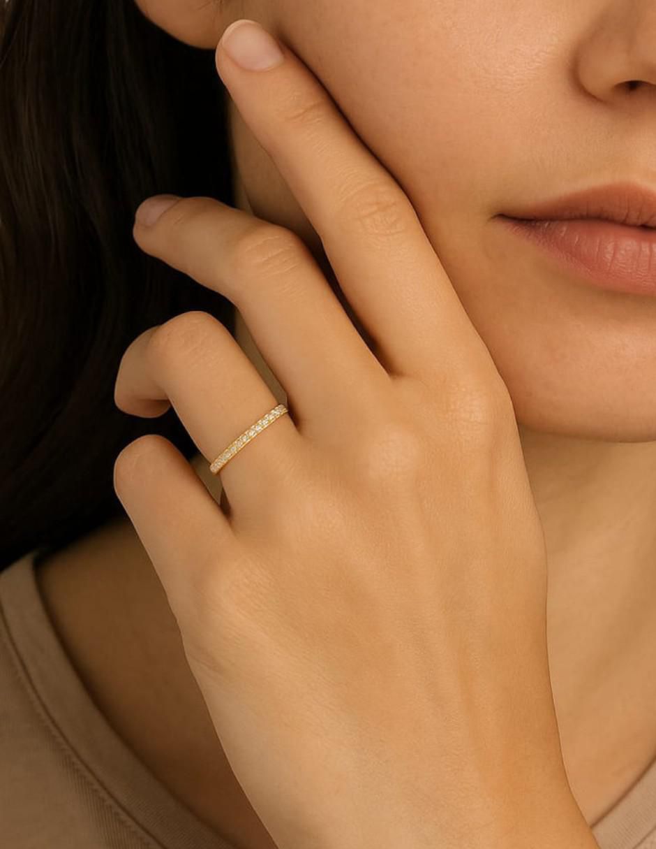 Anillo circular 14 k de oro amarillo zirconia pulido