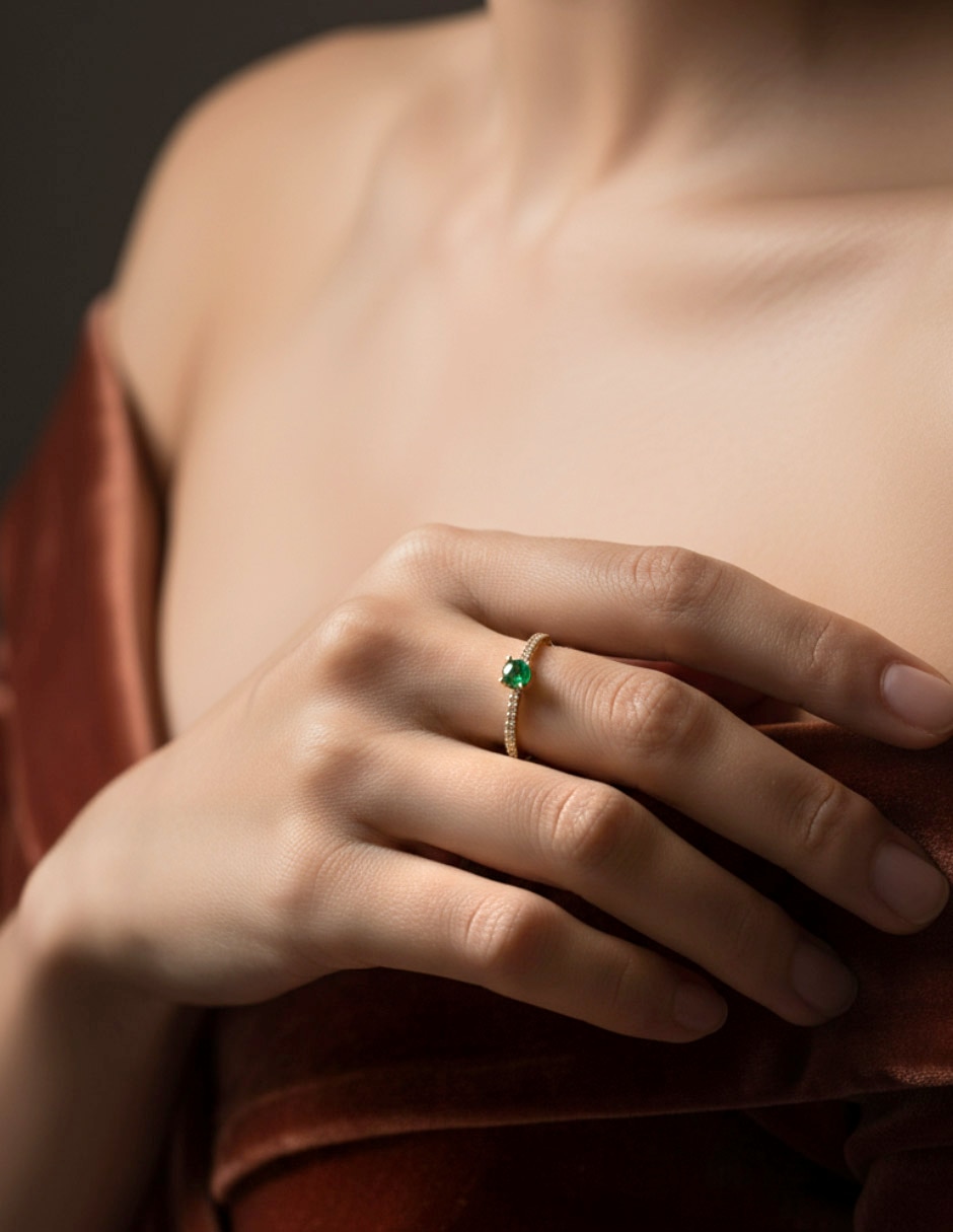 Anillo Riccardo Orsato tsavorita con acabado baño de oro 14 k