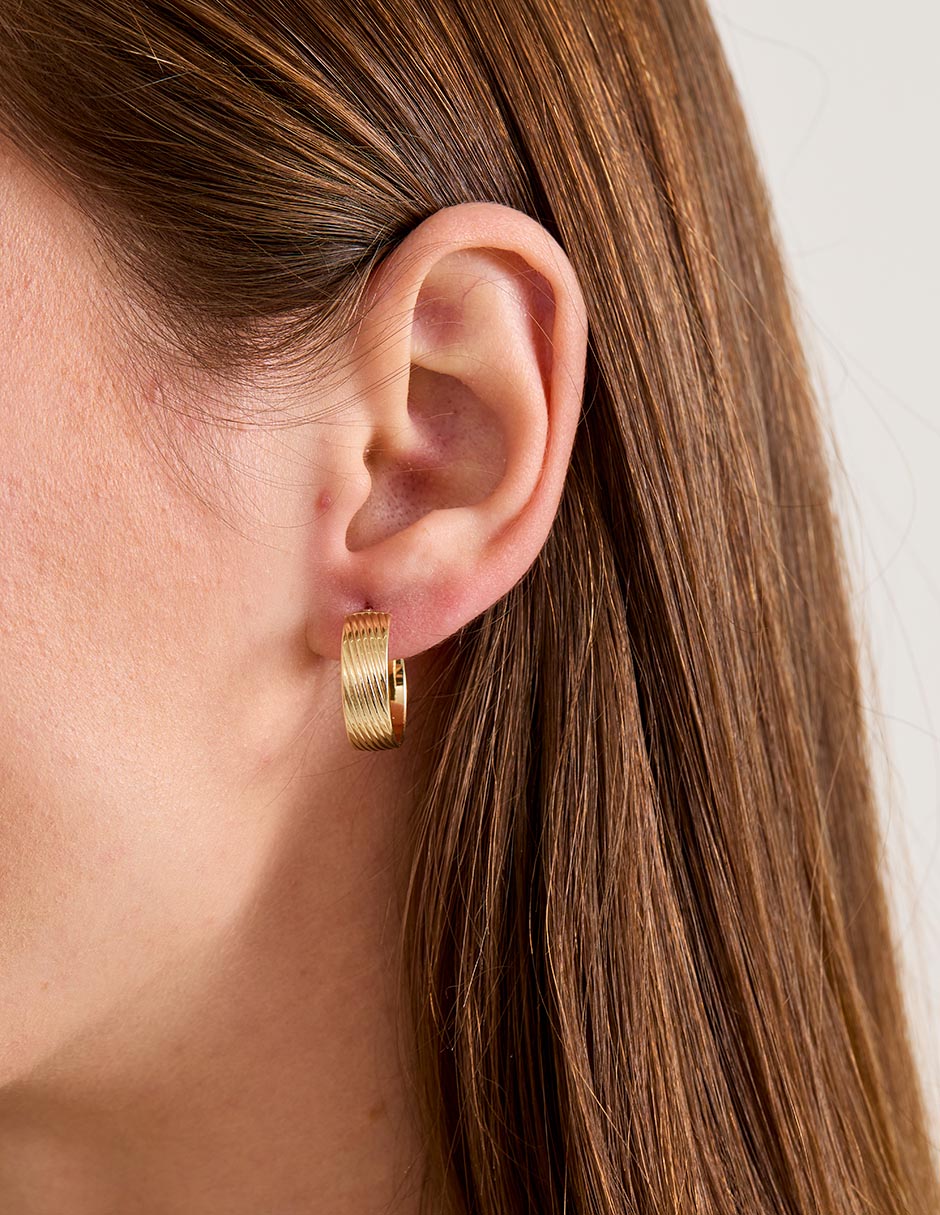 Arracadas de oro amarillo 14 K con acabado liso