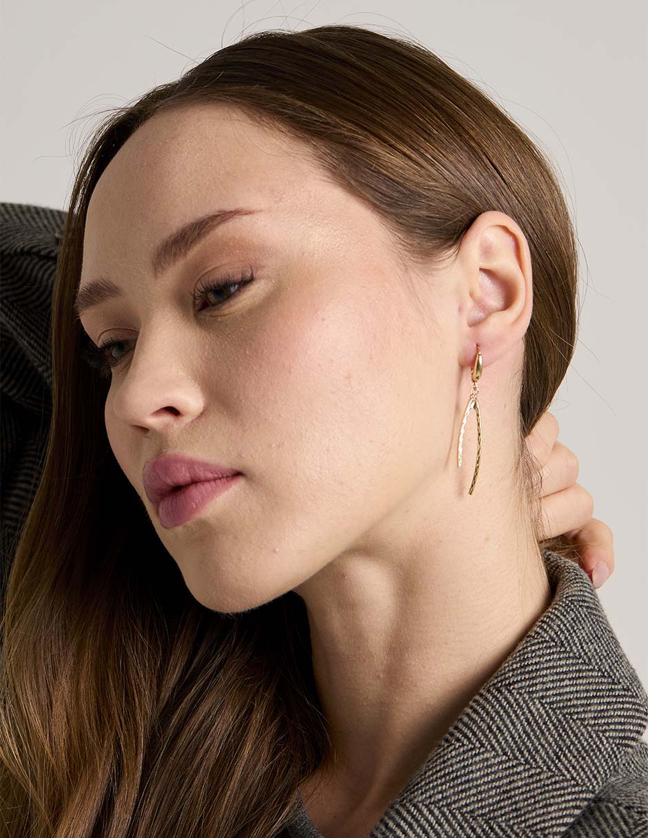 Aretes de oro amarillo 14 K con acabado pulido 4