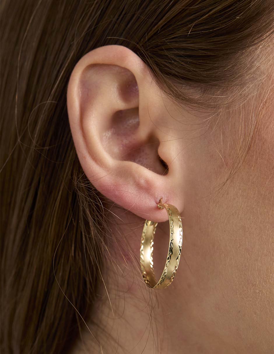 Arracadas de oro amarillo 14 K con acabado liso
