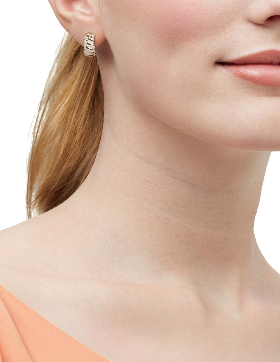 Aretes de oro 14 K con acabado pulido