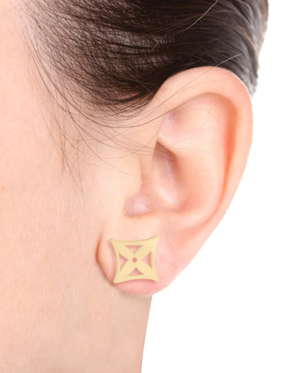 Aretes de flor de oro 14 K con acabado brillante 3