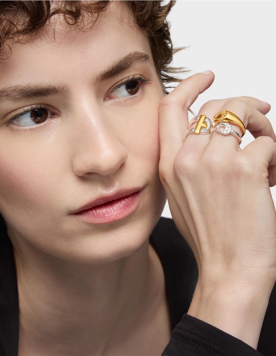 Anillo Manifesto de plata P 925 con acabado baño de oro
