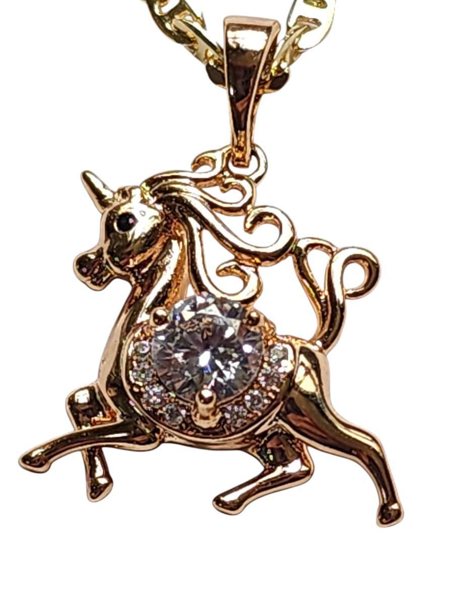 Collar con dije unicornio Arcoiris de oro laminado 14 K 3