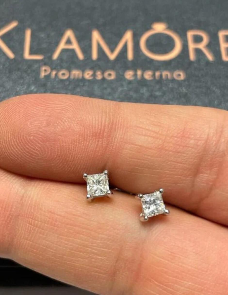 Aretes de rombo de oro 14 K con acabado brillante diamante 3