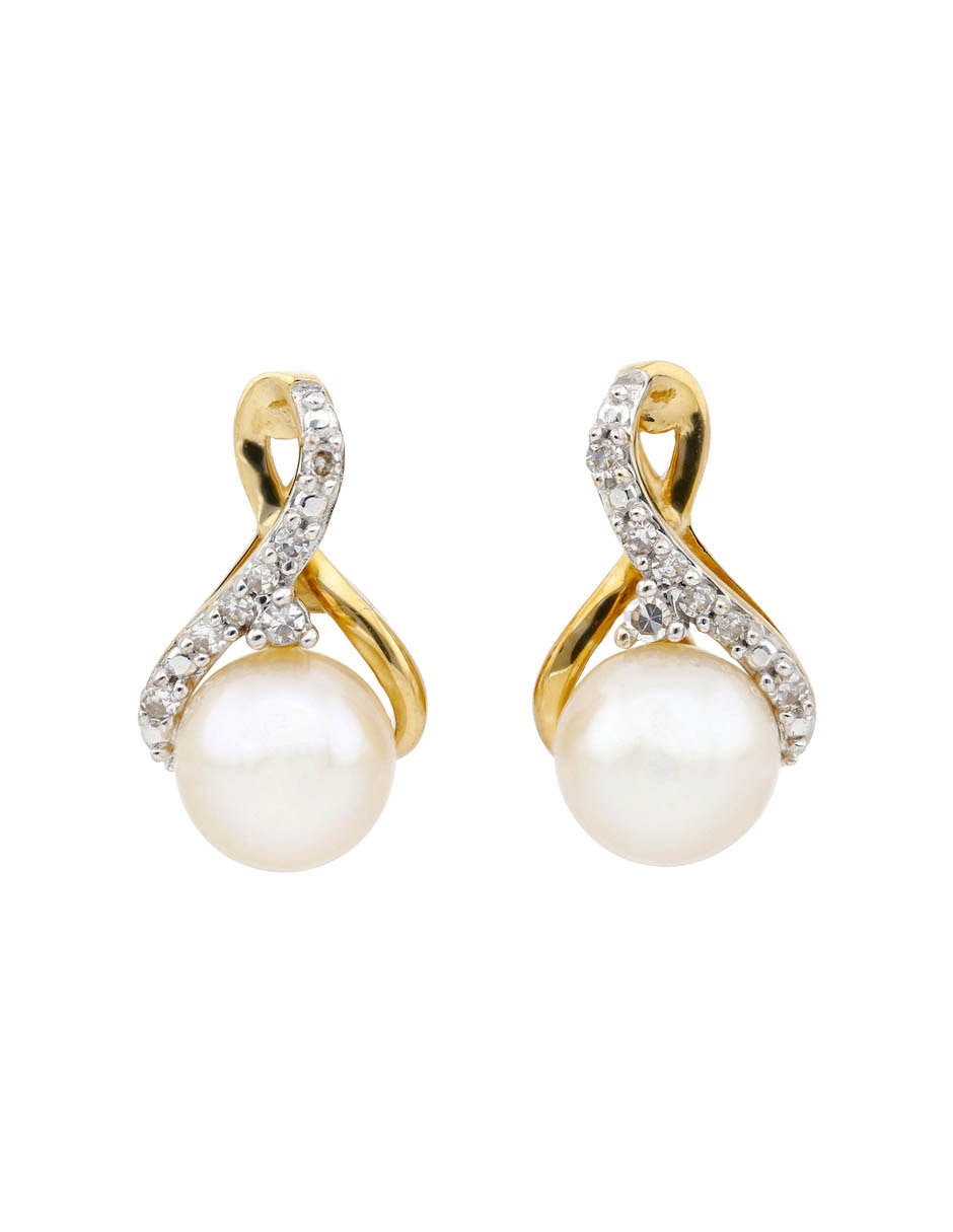 Aretes Cortos De Perla Con Acabado Brillante