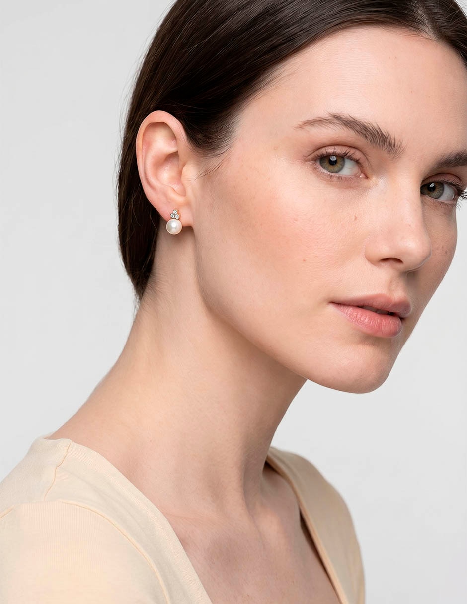 Aretes Cortos De Perla Con Acabado Brillante 3