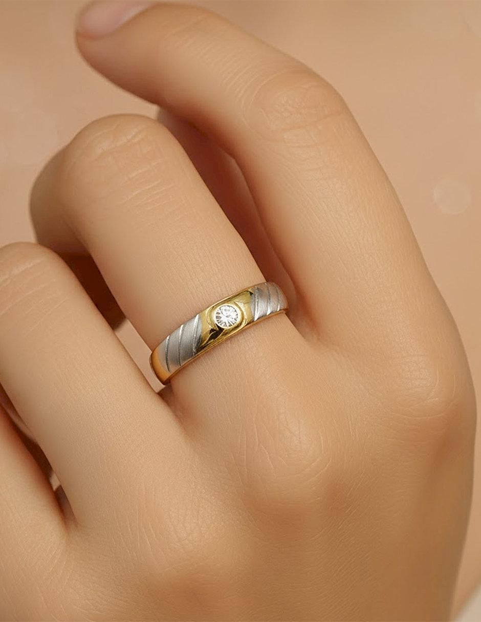 Anillo circular 10 k de oro zirconia pulido