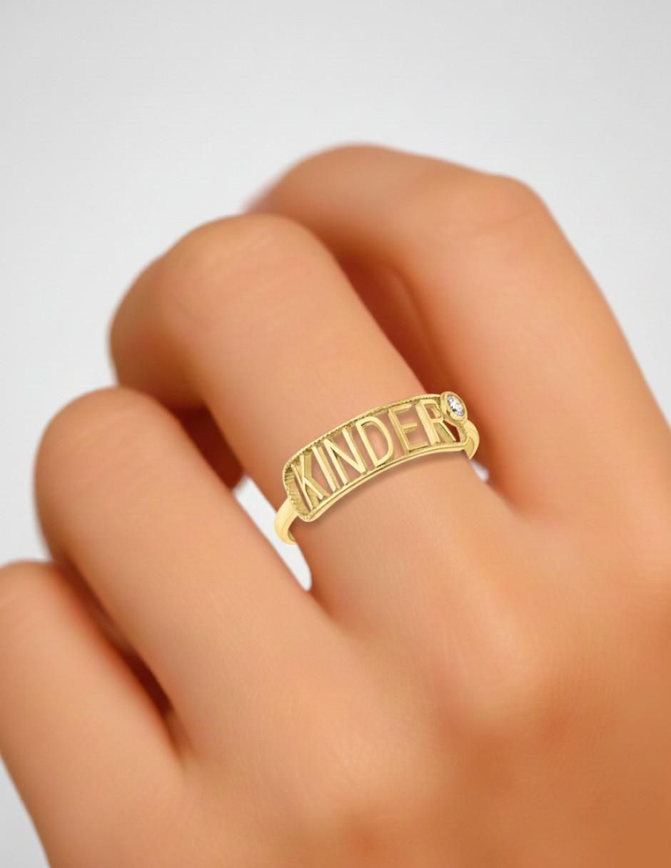 Anillo rectangular 10 k de oro zirconia pulido