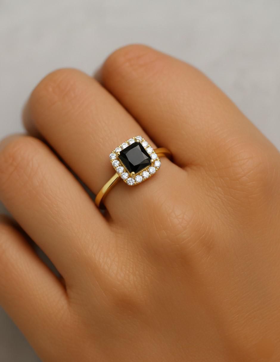 Anillo cuadrada 10 k de oro zirconia brillante 2