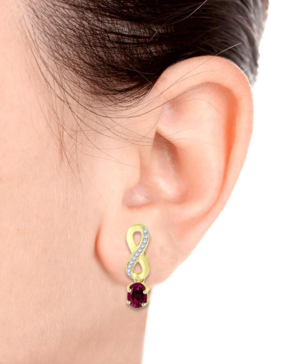Aretes cortos de infinito fascinare lisa de oro 14 k con acabado brillante rubí y diamante