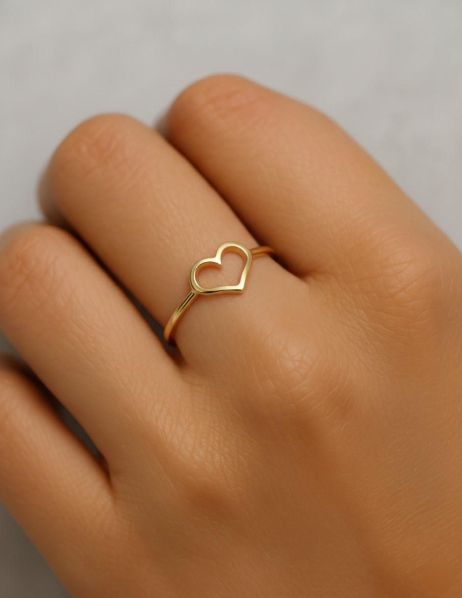 Anillo de corazón 10 k de oro brillante