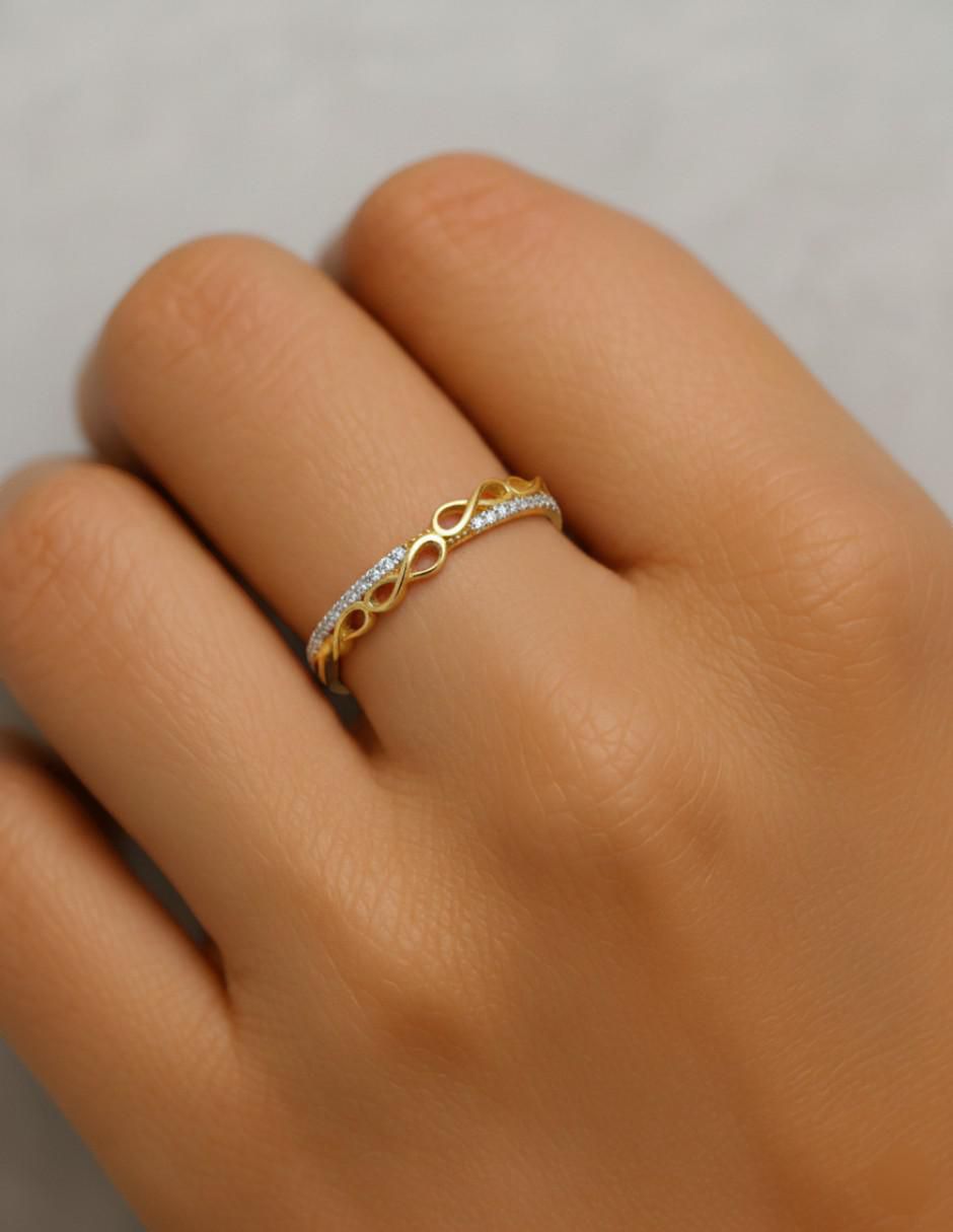 Anillo de infinito 10 k de oro zirconia brillante