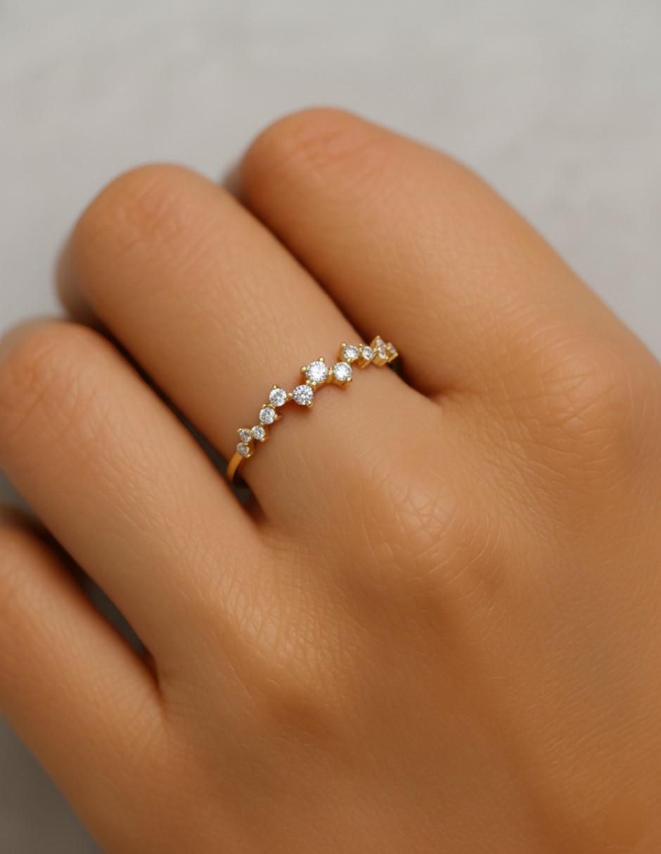 Anillo circular 10 k de oro zirconia brillante