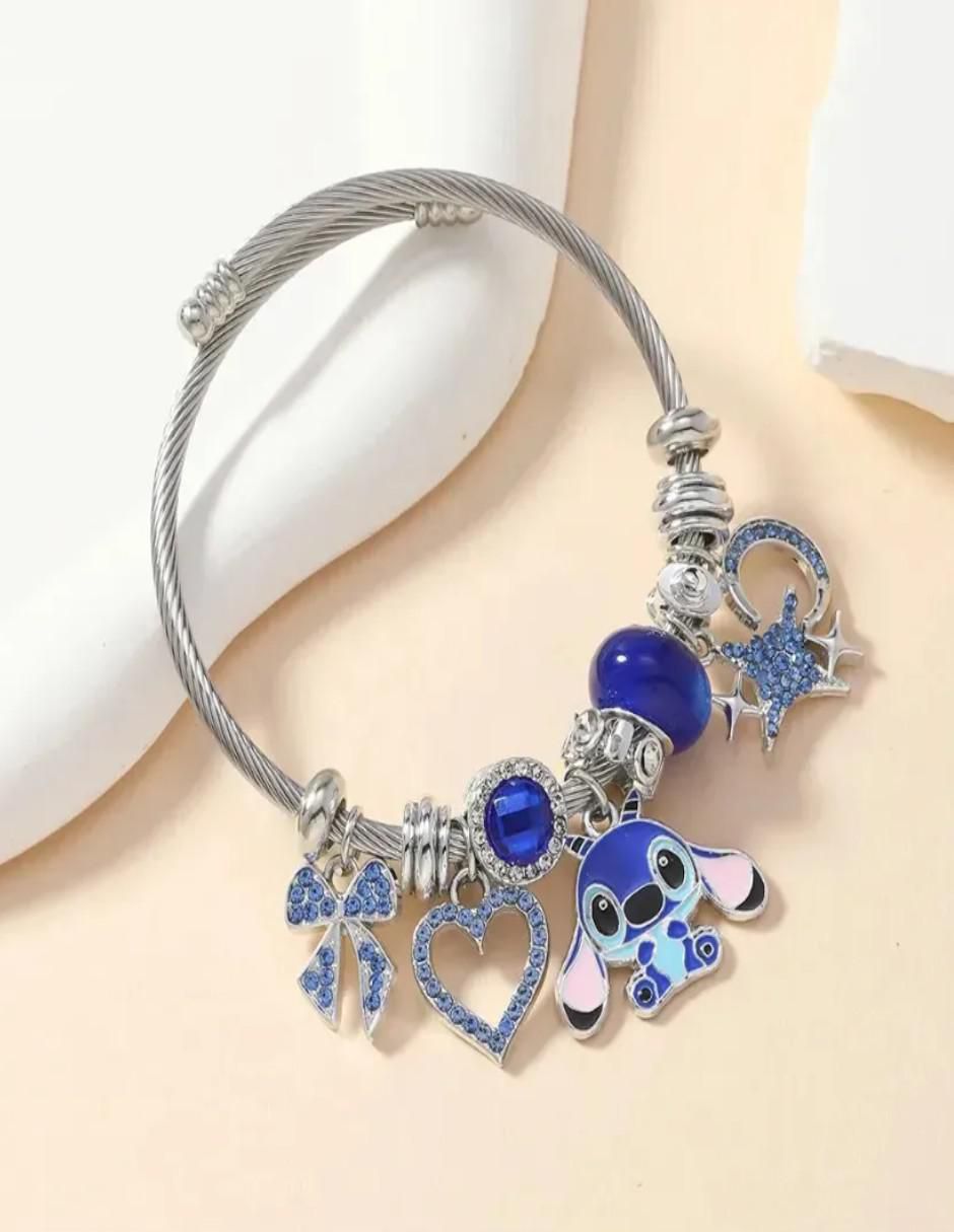 Aretes y pulsera de figura Stitch 2