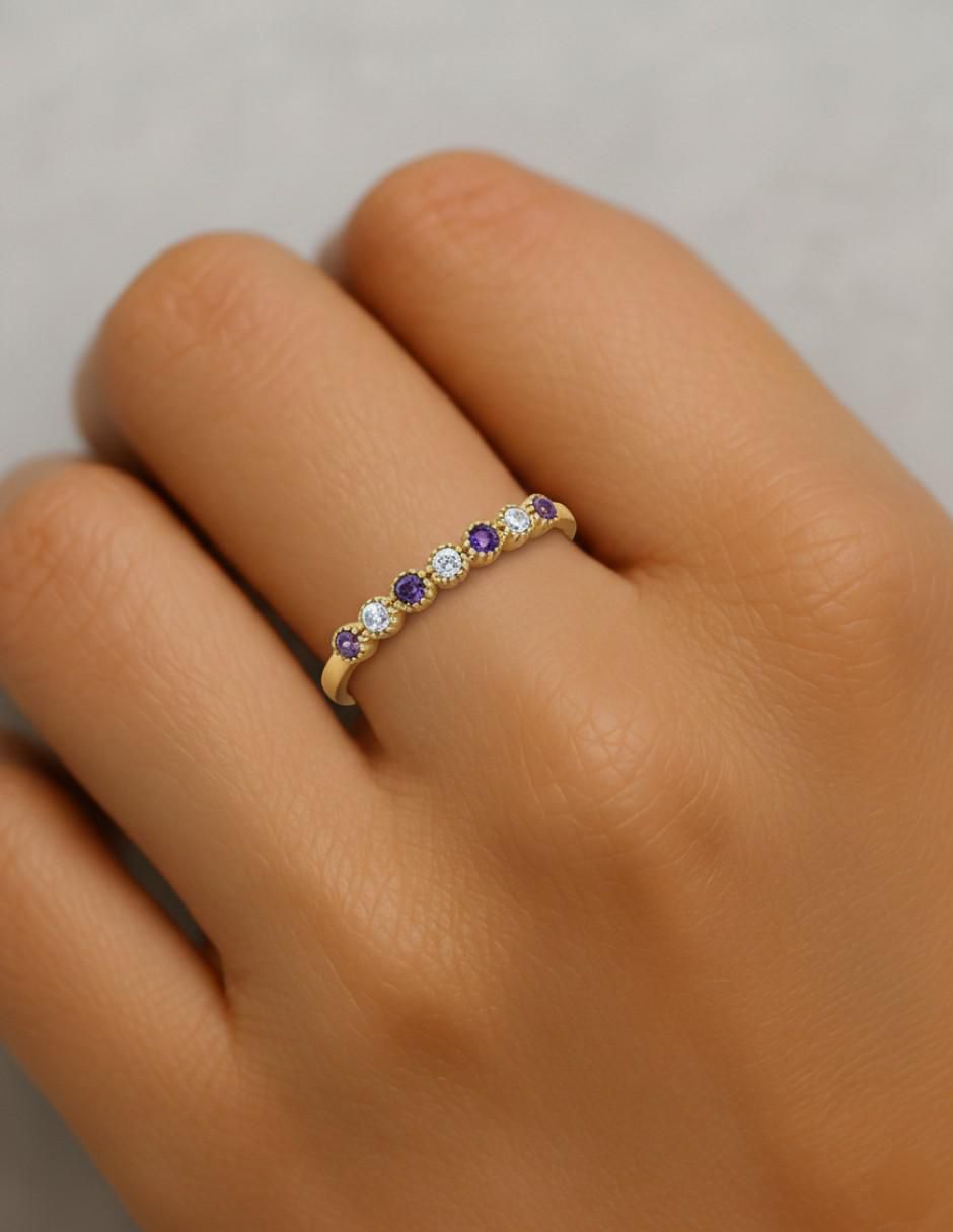 Anillo circular 10 k de oro amarillo zirconia brillante