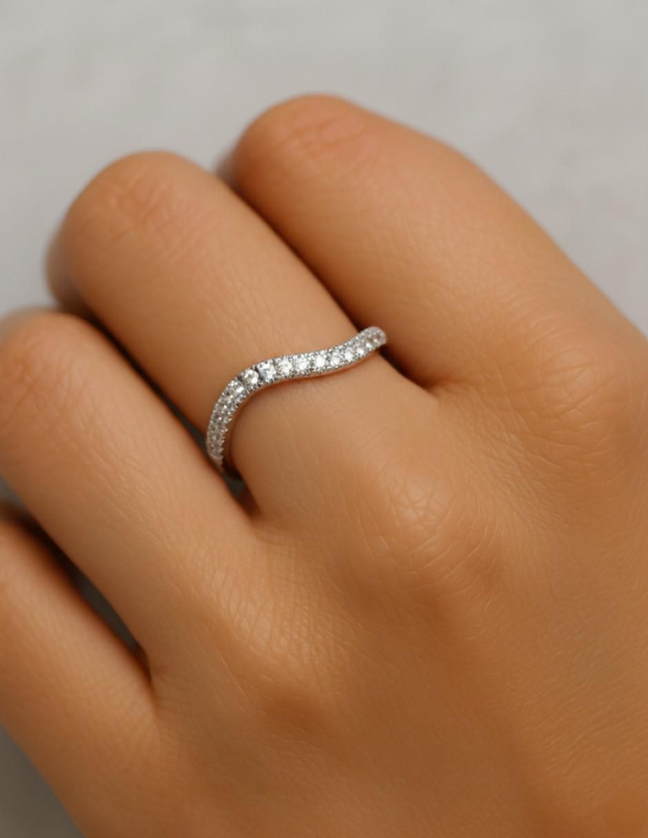 Anillo circular 10 k de oro zirconia brillante