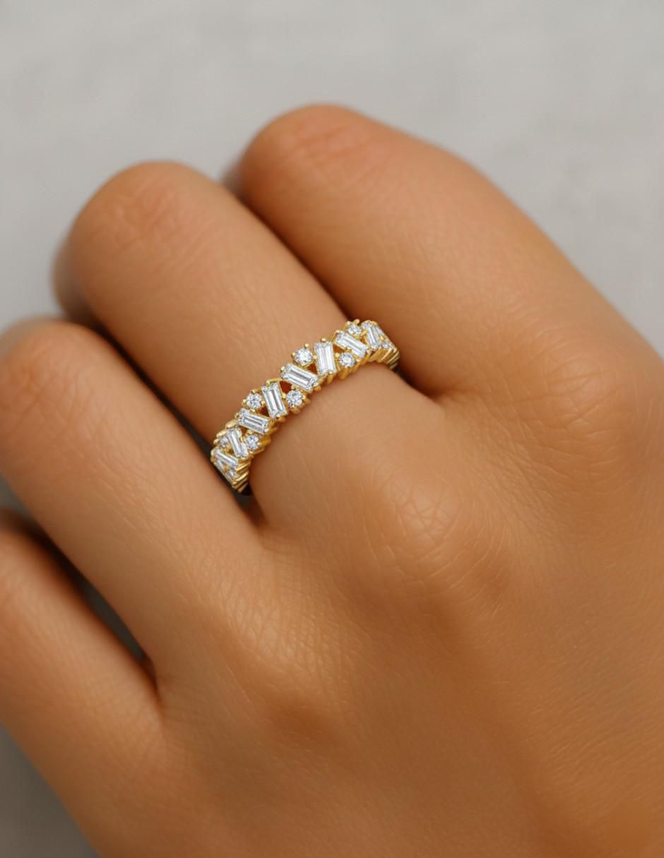 Anillo circular 10 k de oro zirconia brillante