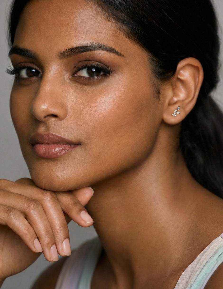 Aretes de hoja de oro amarillo 14 K con acabado pavé diamante 4