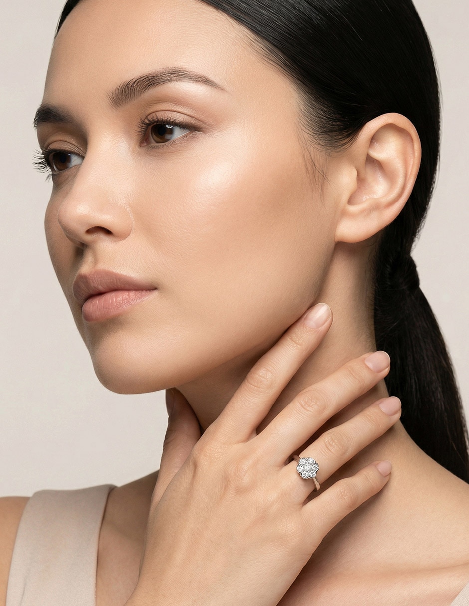 Anillo de compromiso de oro blanco 14 K diamante