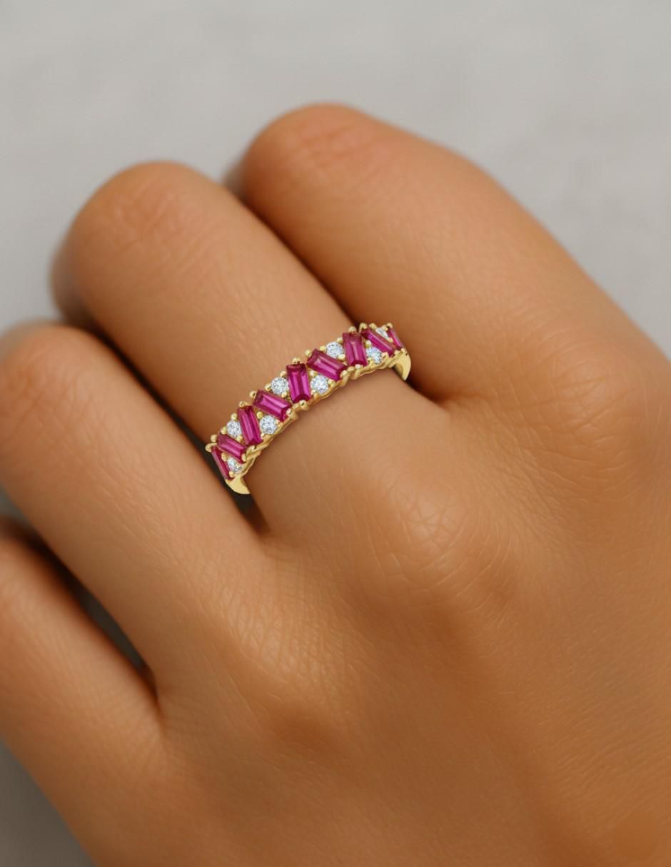 Anillo circular 10 k de oro amarillo zirconia brillante