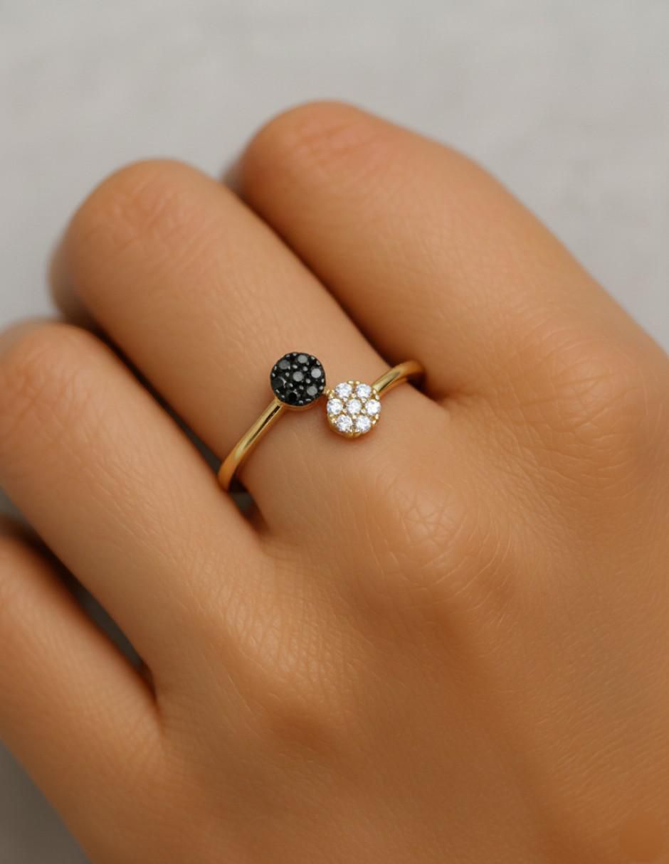 Anillo circular 10 k de oro amarillo zirconia brillante