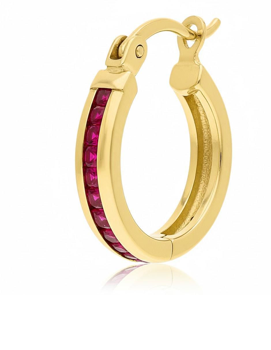 Arracada Joyería M de León de Oro 10 K con acabado brillante zirconia Arracada Joyería M de León de Oro 10 K con acabado brillante zirconia