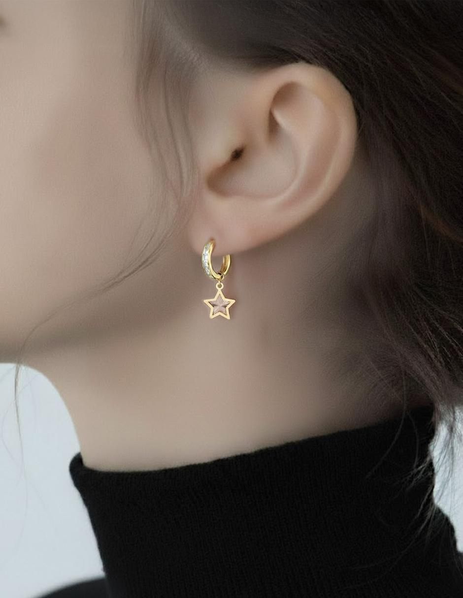 Arete de estrella de oro 10 K con acabado brillante zirconia 2