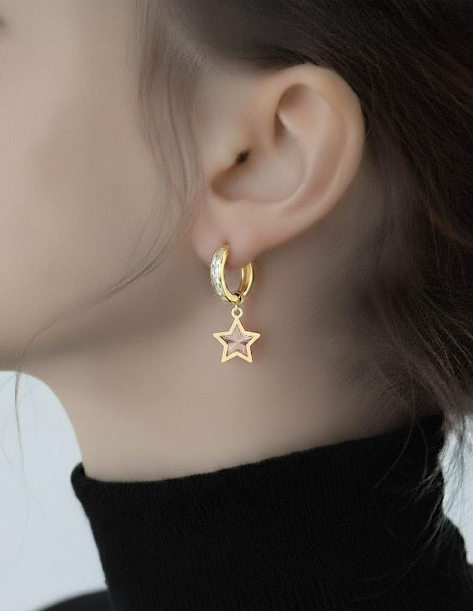Arete de estrella de oro 10 K con acabado brillante zirconia 6
