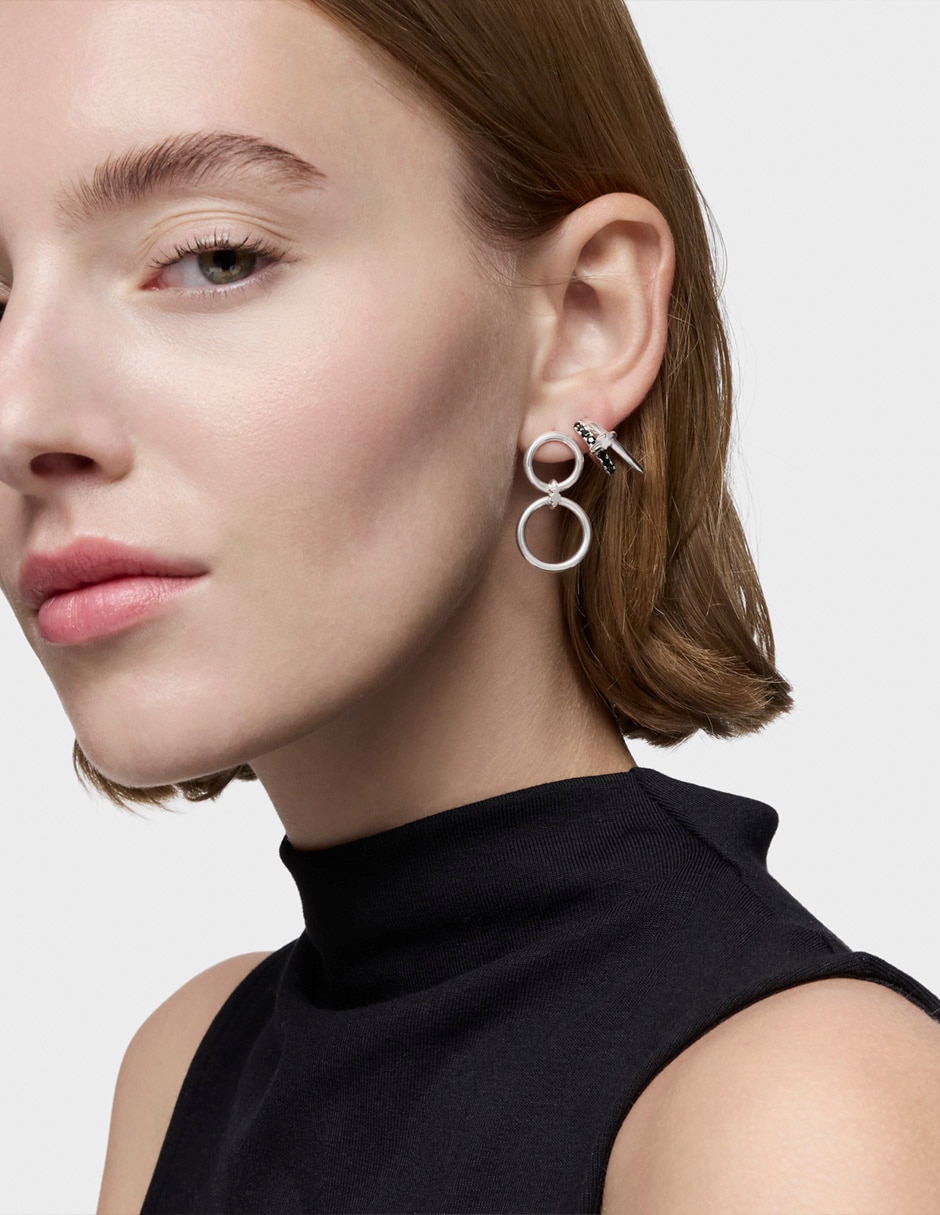 Aretes largos circulares Tous Straight de Plata P 925 con acabado brillante
