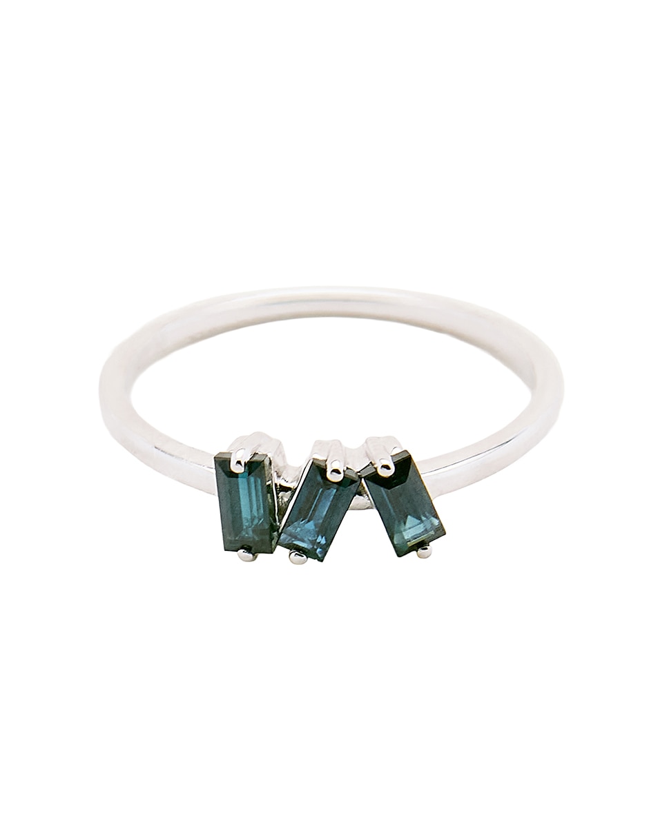 Anillo con gema de baguette Ingrata Fortuna 14 k de oro blanco zafiro pulido