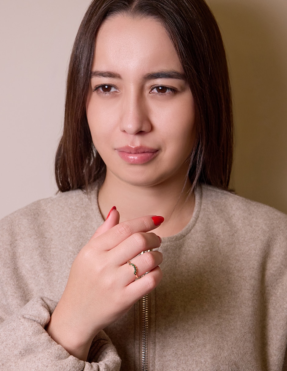 Anillo con gema 14 k de oro amarillo esmeralda pulido Anillo con gema 14 k de oro amarillo esmeralda pulido
