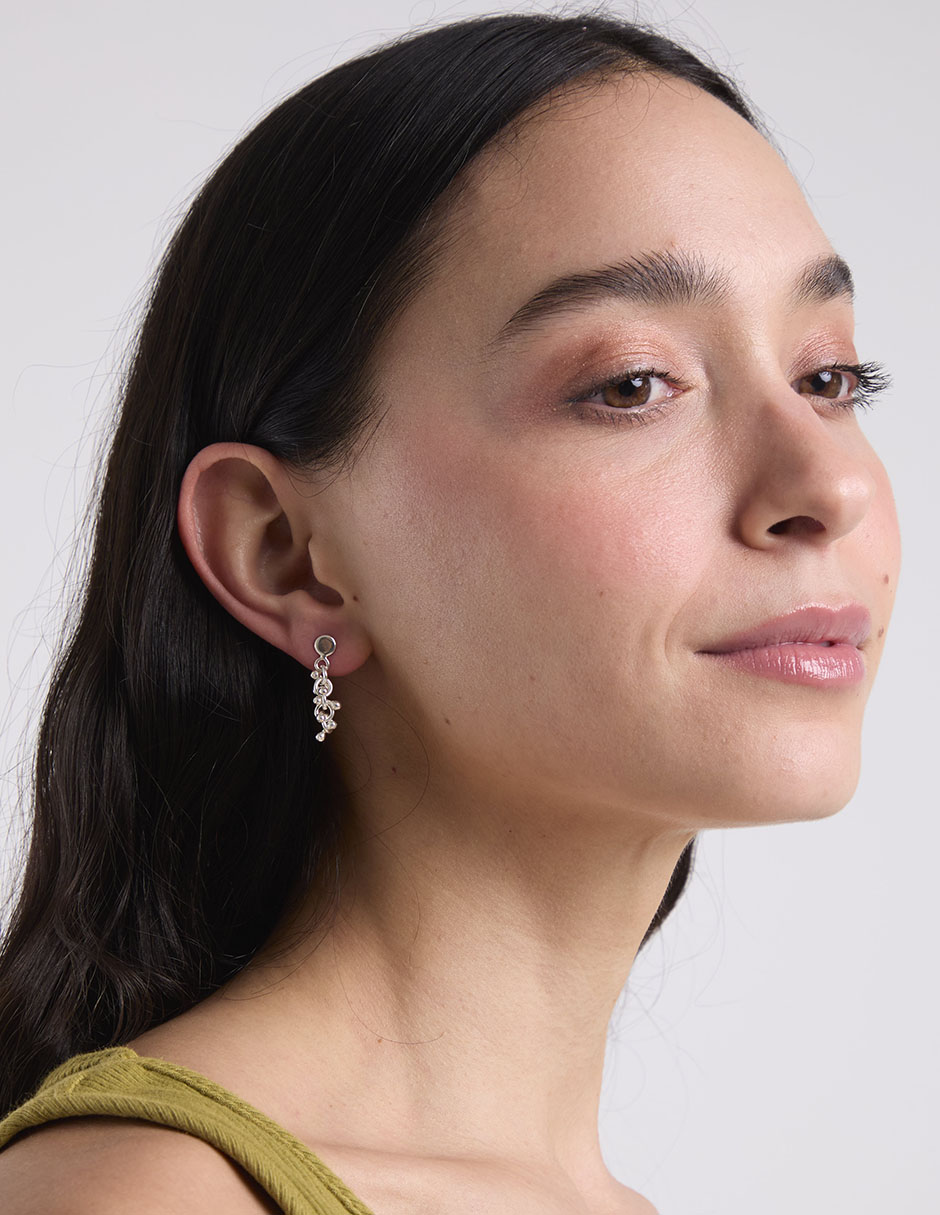 Aretes largos E& de plata P 925 con acabado brillante 4