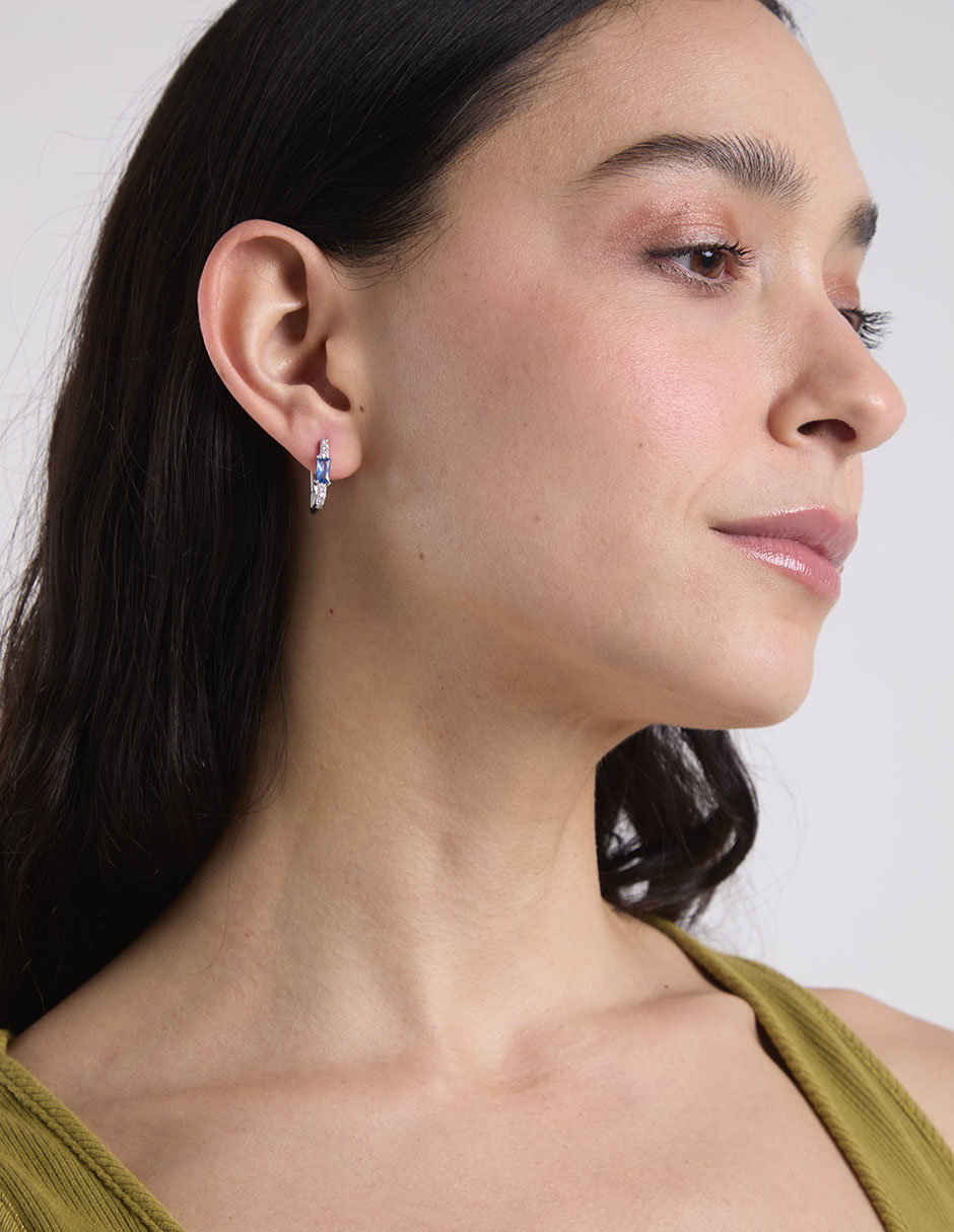 Aretes huggies de plata P 925 con acabado brillante zirconia 4