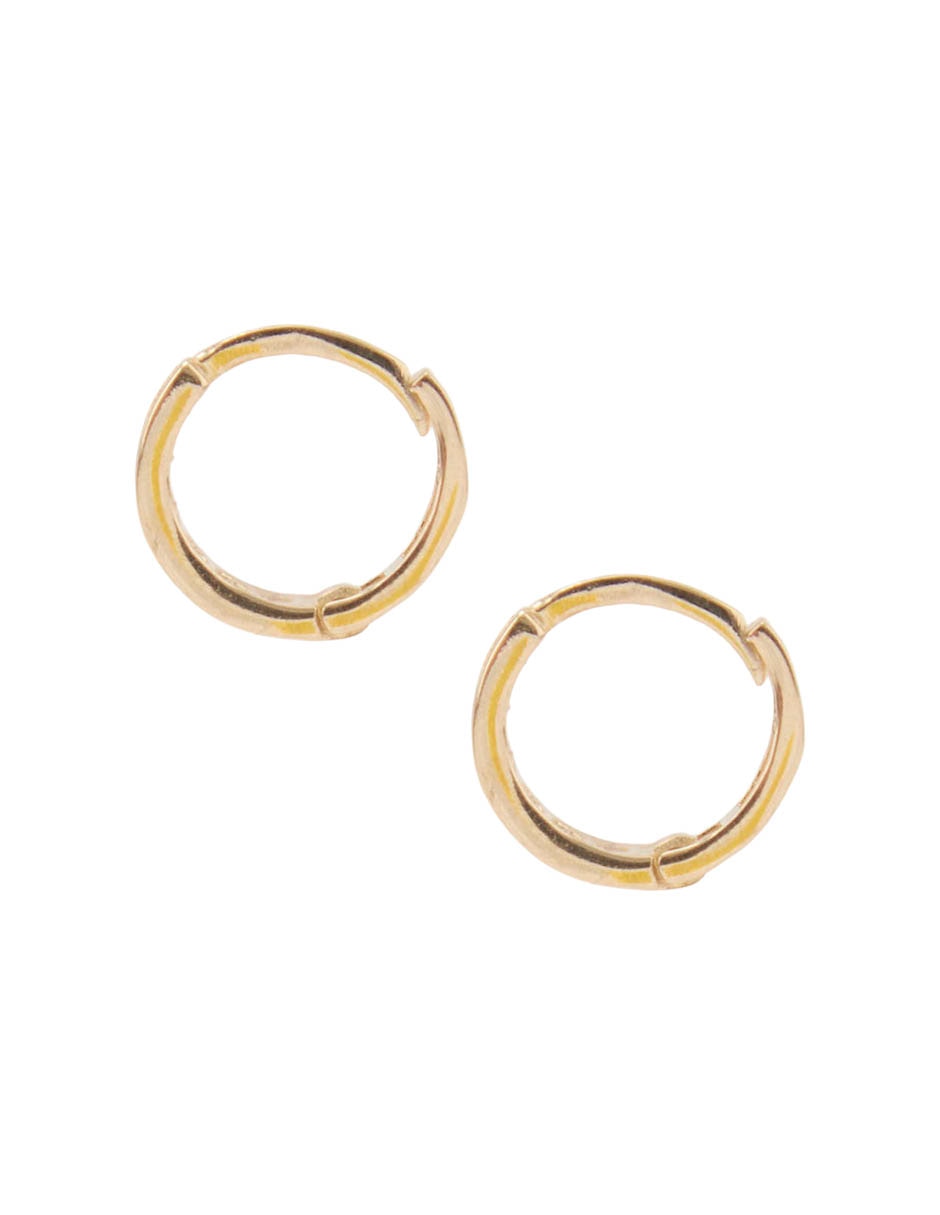 Huggies de oro amarillo 14 K con acabado pavé zirconia