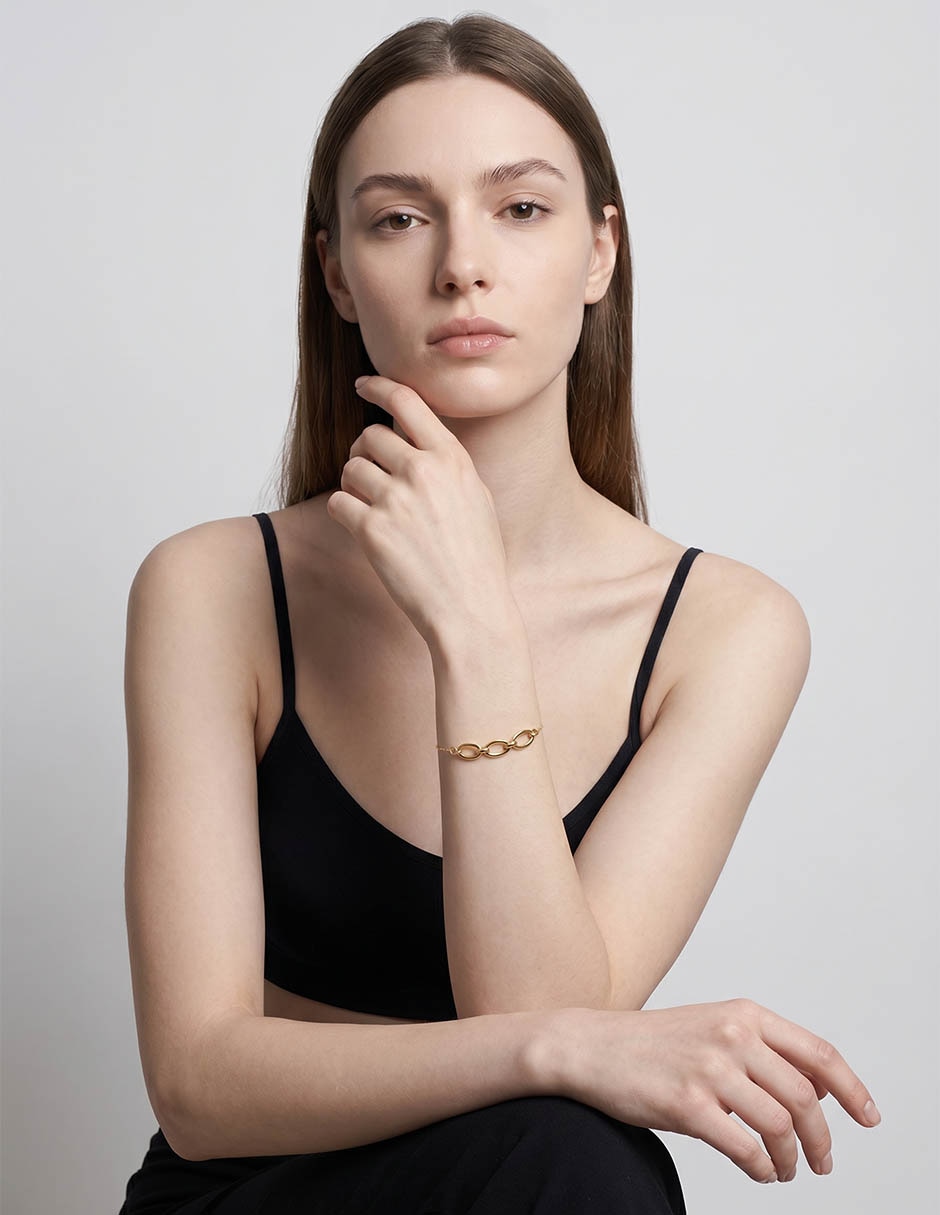 Pulsera de oro amarillo 14 K con acabado pulido Pulsera de oro amarillo 14 K con acabado pulido