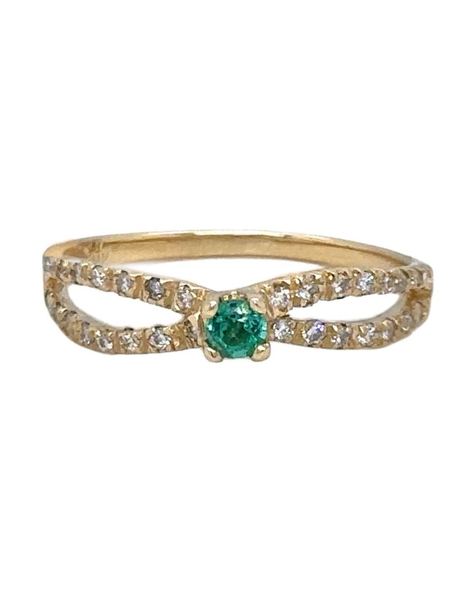 Anillo con gema redondo spring 14 k de oro amarillo esmeralda y diamante brillante