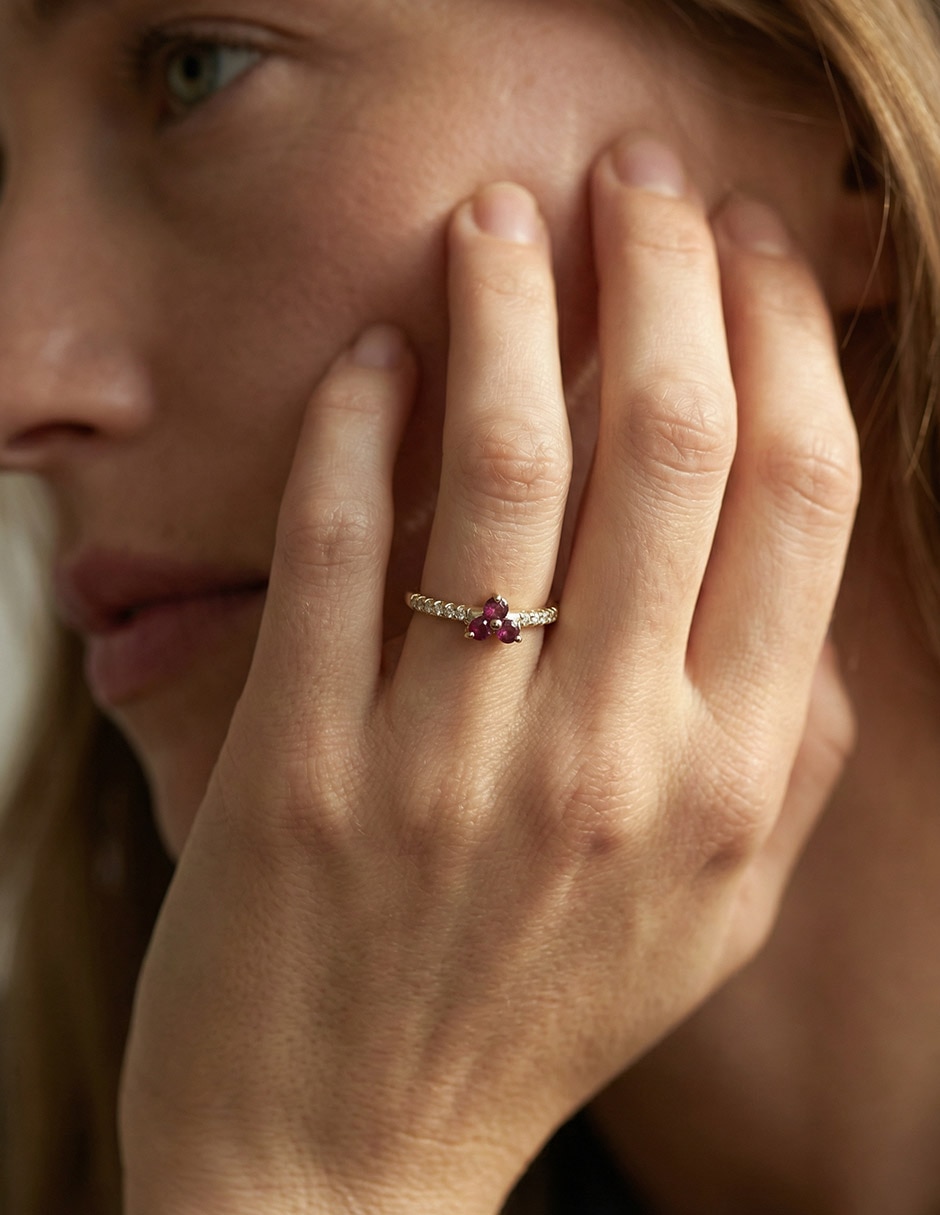 Anillo de flor Valessa 14 K de oro amarillo rubí y diamante brillante