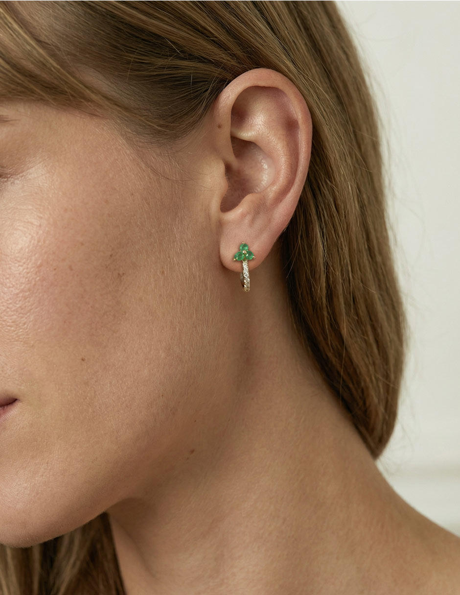 Aretes de flor de oro amarillo 14 K con acabado brillante esmeralda y diamante 3