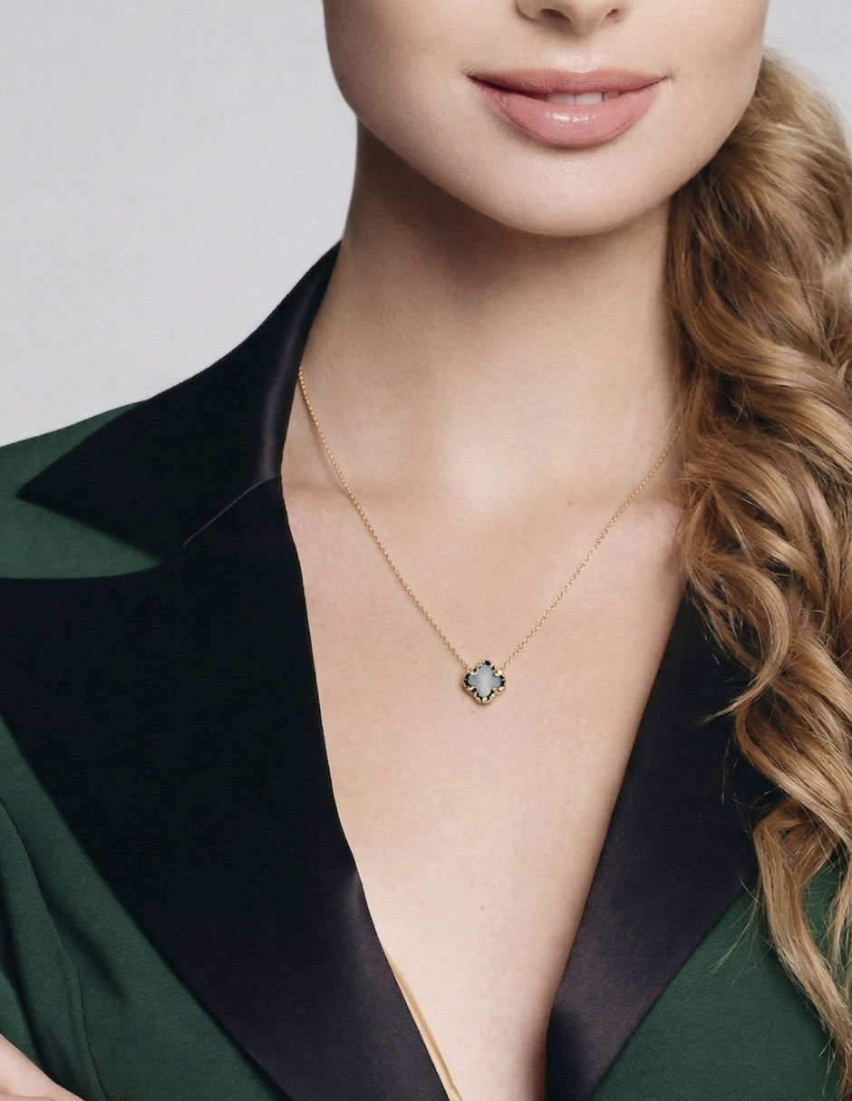 Collar con dije de oro amarillo 14 K 3