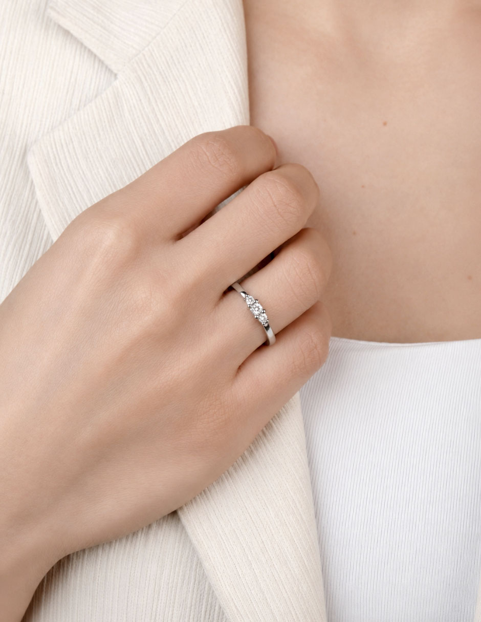 Anillo de oro 14 K diamante 4