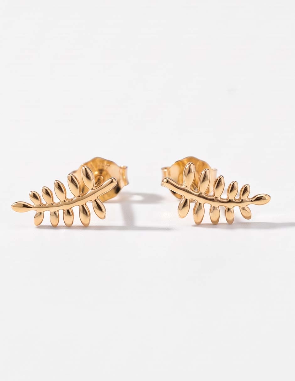 Aretes de hoja con acabado pulido