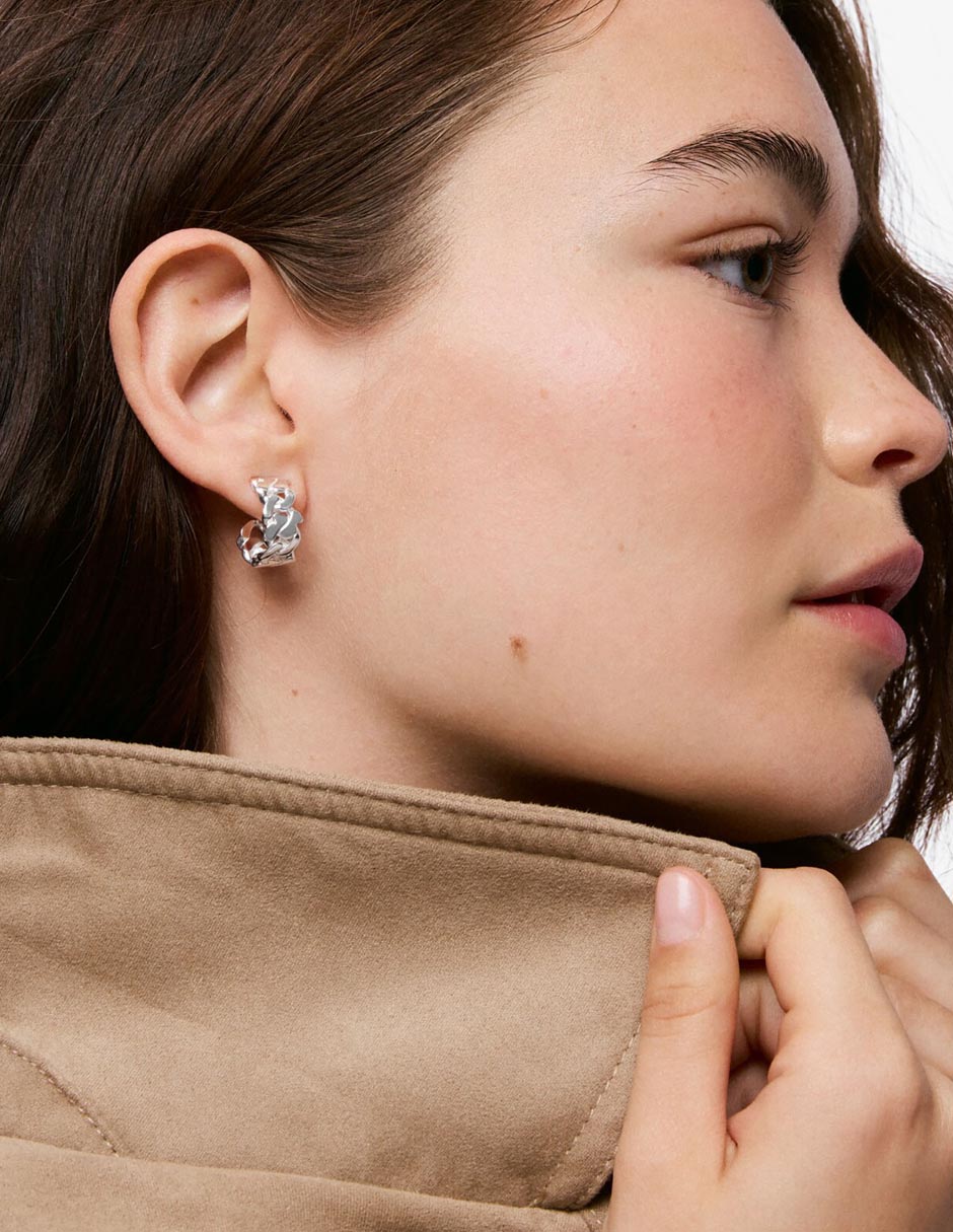 Aretes huggies de eslabones Bear's Chain de plata P 925 con acabado brillante 3