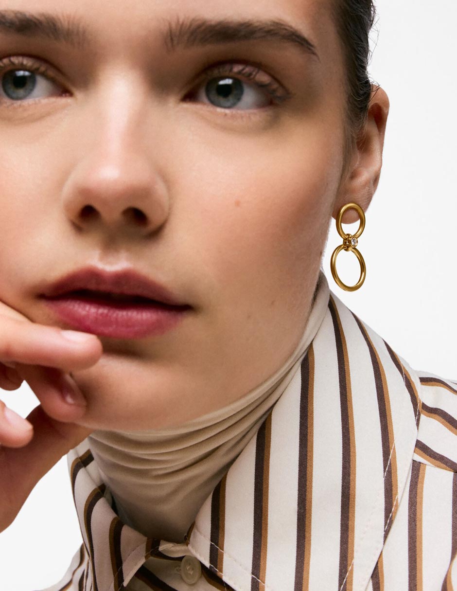 Aretes largos Straight LGD de plata P 925 con acabado baño de oro