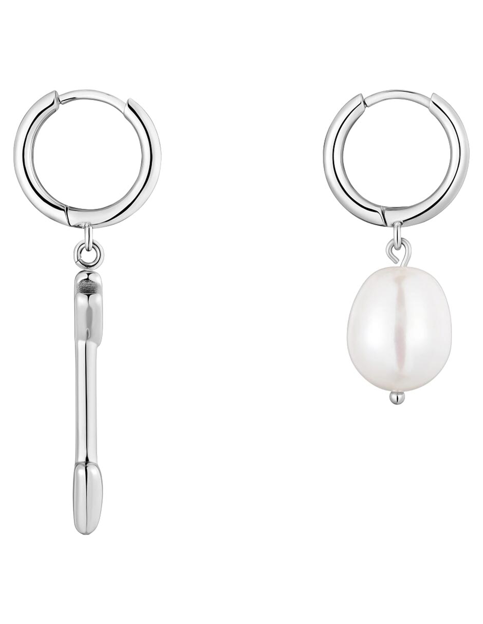 Aretes huggies Charming con acabado brillante perla 5