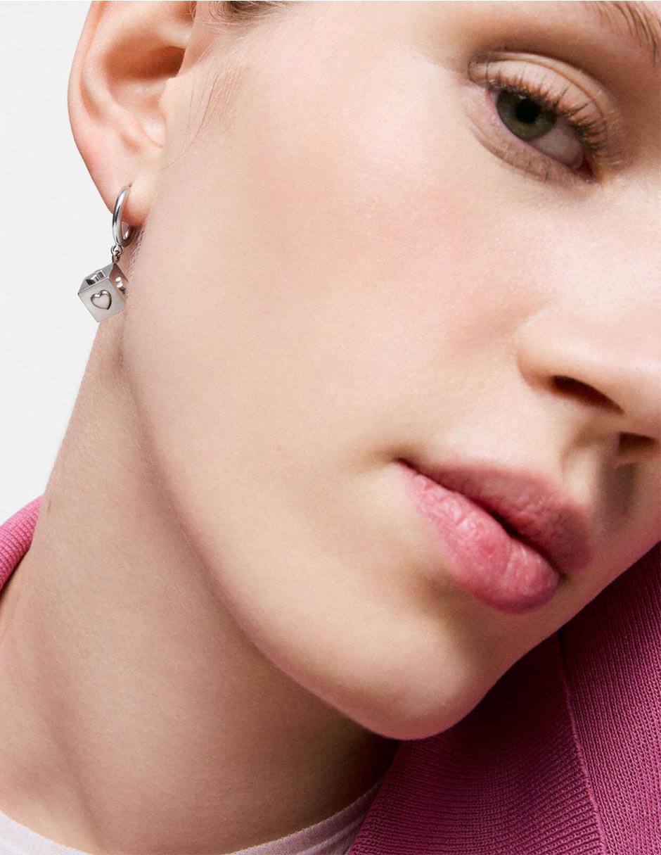 Aretes de cubo Charming con acabado brillante 3