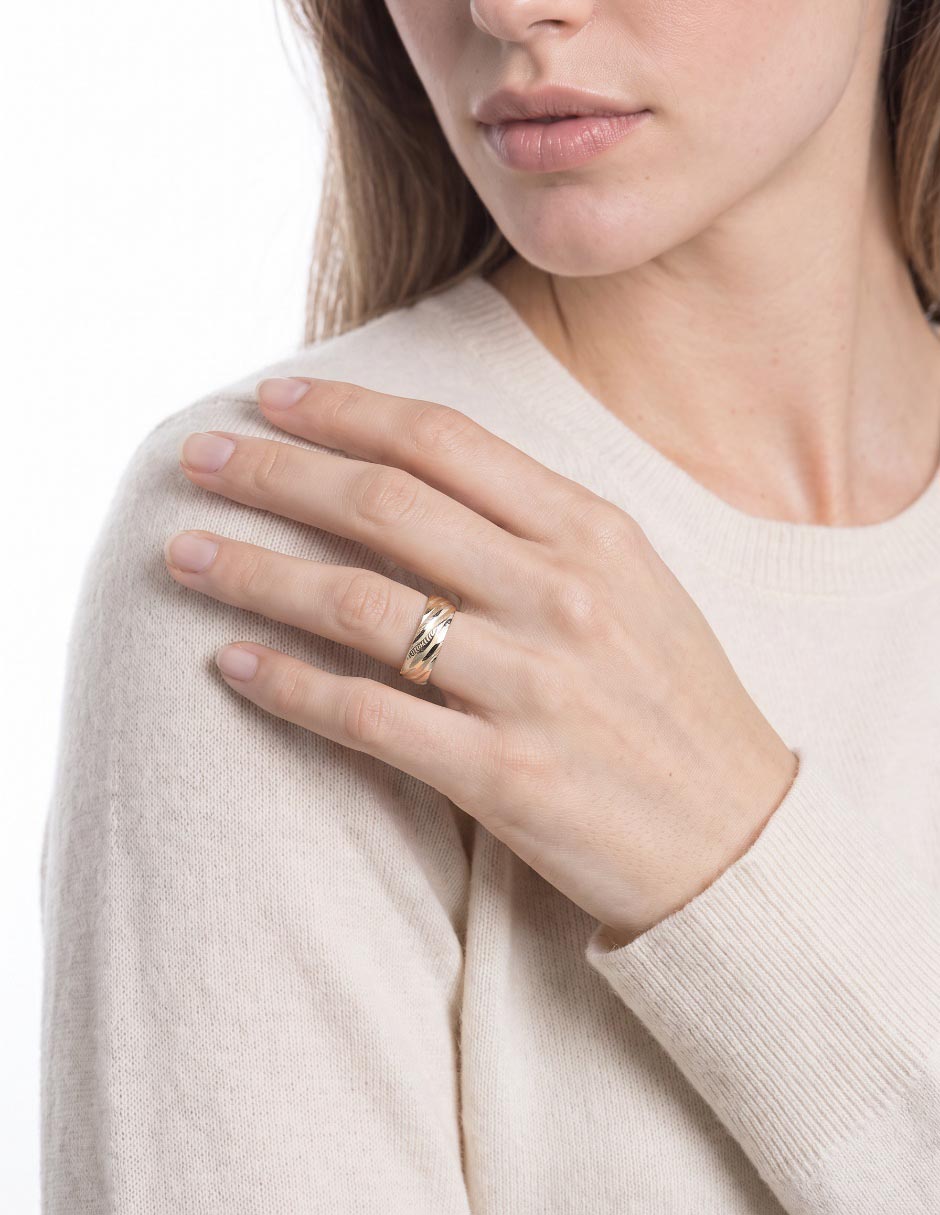 Anillo 10 k de oro florentino texturizado 4